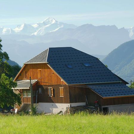 Отель Les Paddocks Du Mont Blanc Mieussy Экстерьер фото