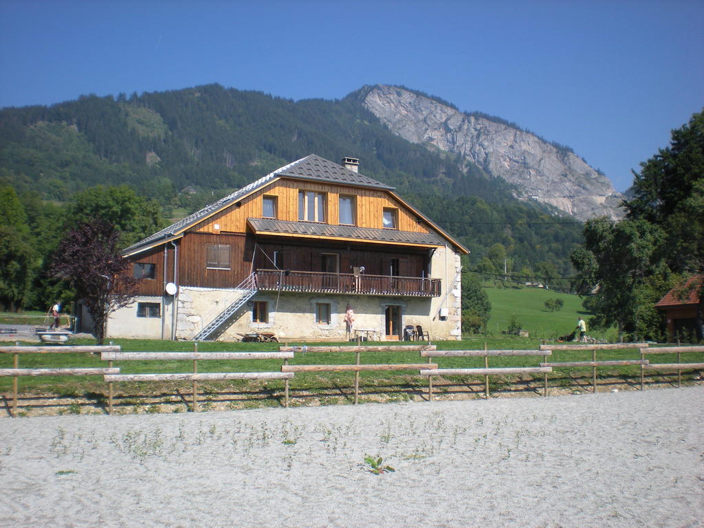 Отель Les Paddocks Du Mont Blanc Mieussy Экстерьер фото
